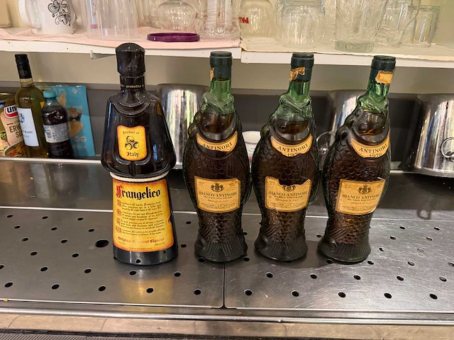 3x witte wijn en 1x liquor - afbeelding 1 van  1