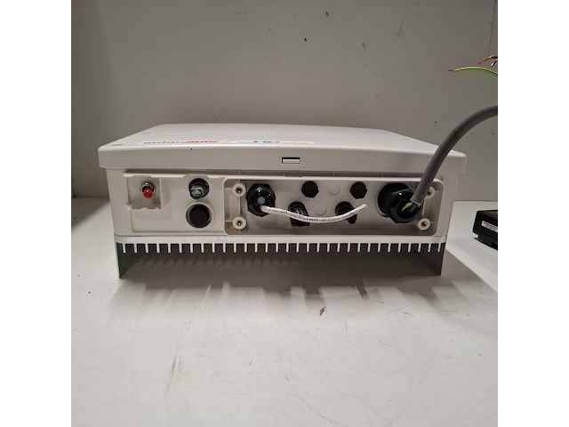 3x zonnepaneel, omvormer en diversen - afbeelding 9 van  14