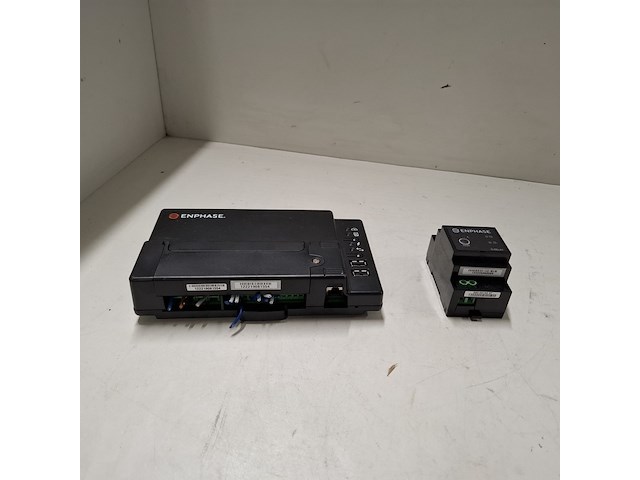 3x zonnepaneel, omvormer en diversen - afbeelding 11 van  14