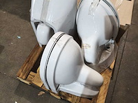 3x zwevende toiletten, wit/paars - afbeelding 1 van  4