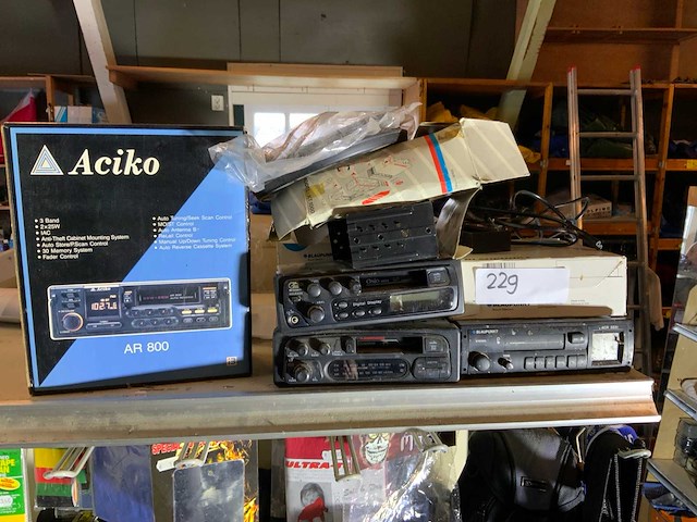 4 auto radios - afbeelding 1 van  4