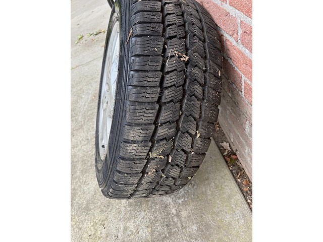 4 autobanden 225/60r 16c 101/99h matador nordica ms op velg, goed profiel - afbeelding 2 van  2