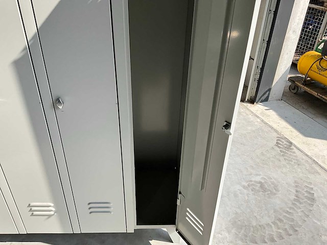 4-deurs lockerkast (10x) - afbeelding 10 van  11