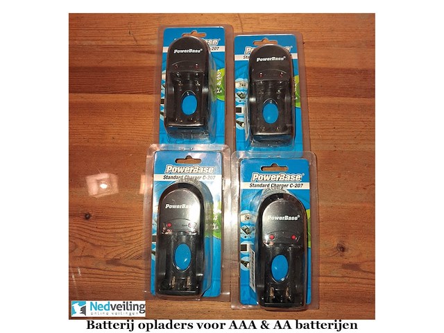 4 ex. batterij opladers voor aaa & aa batterijen (doos t) - afbeelding 2 van  3
