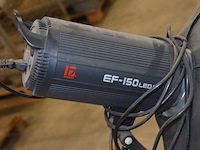 4 foto studiolampen op statief waarvan 2 jinbei ef-150 , 2 jinbei, 3 fototoestel statieven diverse merken - afbeelding 18 van  18
