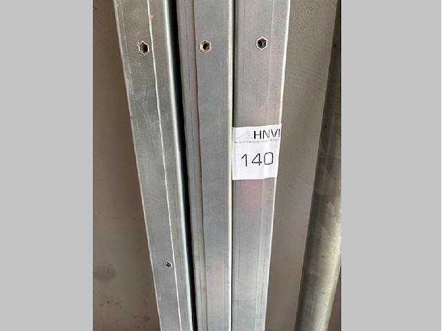 4 gegalvaniseerde palen 6 x 6 cm, 2,7 m - afbeelding 1 van  2