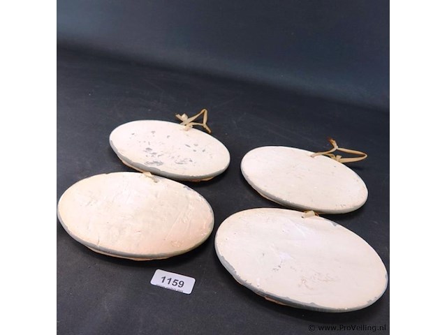 4 handbeschilderde gipsen plaques - afbeelding 5 van  5
