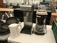 4 koffiemachines en 1 waterkoker - afbeelding 1 van  5