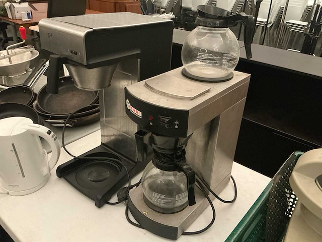 4 koffiemachines en 1 waterkoker - afbeelding 2 van  5