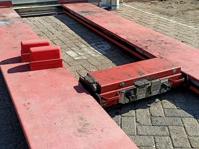 4-koloms hefbrug met ingebouwde krik, stertil koni, st-4040-s capaciteit 4000 kg, 2007 - afbeelding 4 van  8