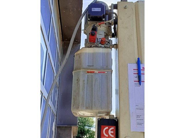 4-koloms hefbrug met ingebouwde krik, stertil koni, st-4040-s capaciteit 4000 kg, 2007 - afbeelding 8 van  8