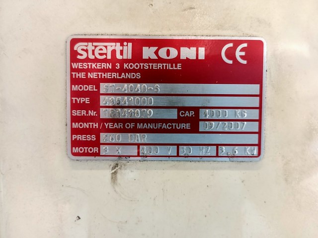 4-koloms hefbrug met ingebouwde krik, stertil koni, st-4040-s capiciteit 4000 kg, 2007 - afbeelding 11 van  12