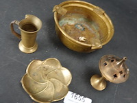 4 koperen voorwerpen - afbeelding 2 van  3