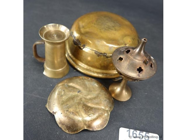 4 koperen voorwerpen - afbeelding 3 van  3