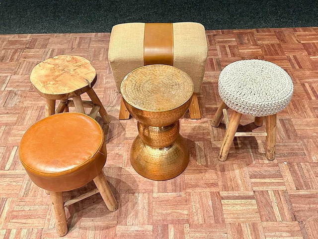 4 krukjes en bijzettafel - afbeelding 1 van  6