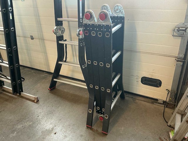 4 ladders 3 x altrex 1 x little jumbo ladder en trap - afbeelding 4 van  12