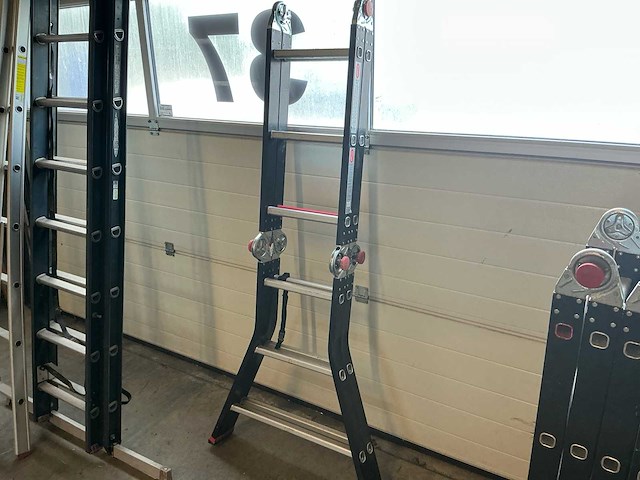 4 ladders 3 x altrex 1 x little jumbo ladder en trap - afbeelding 4 van  6