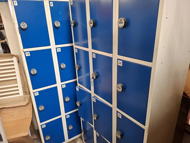 4 lockerkasten - afbeelding 1 van  2