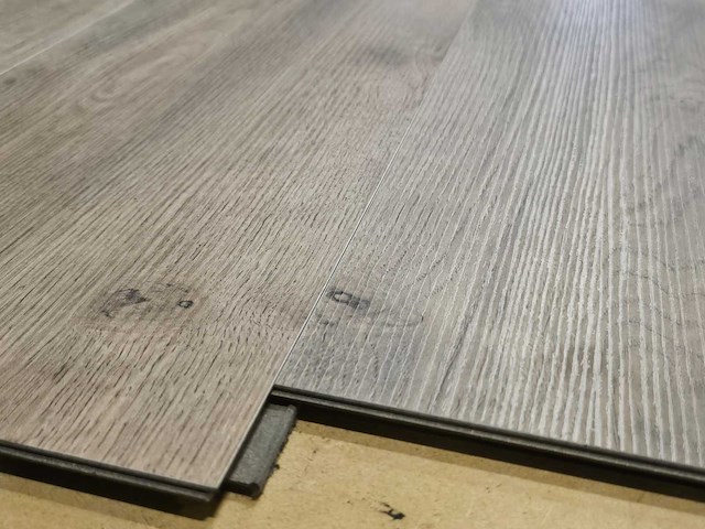 4 m2 laminaat plank - 1380 x 193 x 7 mm - afbeelding 2 van  3