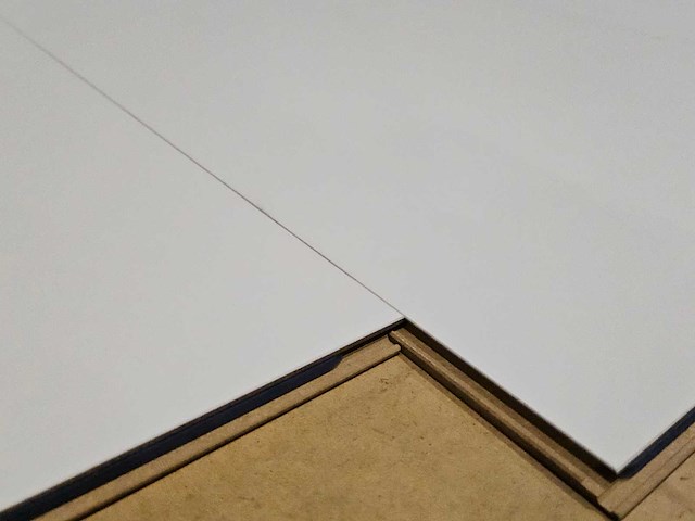 4 m2 laminaat tegel - 610 x 610 x 8 mm - afbeelding 1 van  1