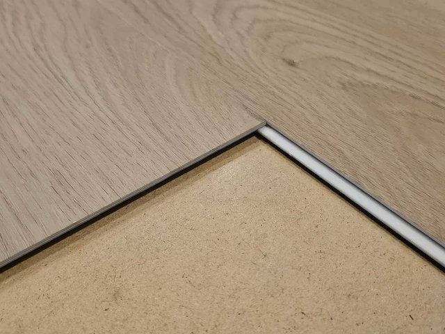 4 m2 pvc spc click visgraat - 750 x 150 x 6,5 mm - afbeelding 2 van  3