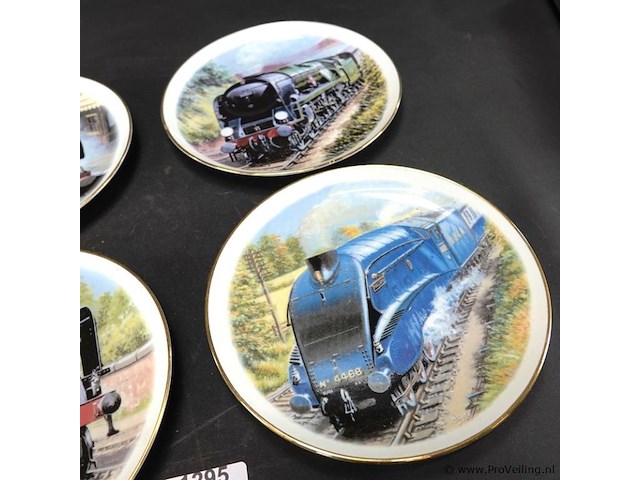 4 majesty of steam engels porseleinen borden - afbeelding 3 van  5