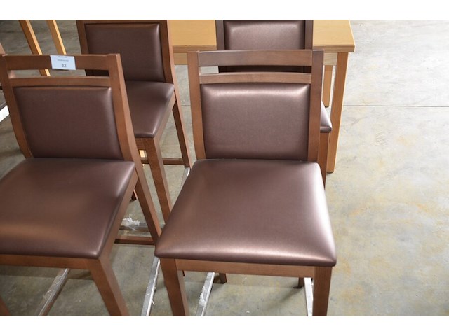 4 modern houten barkrukken bruine rug en zit - afbeelding 3 van  6