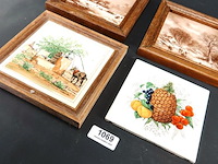 4 oude tegels (3 in houten lijst) - afbeelding 3 van  5