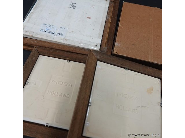 4 oude tegels in houten lijsten - afbeelding 5 van  5