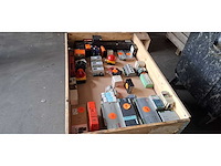 4 pallets met elektrische componenten - afbeelding 5 van  18