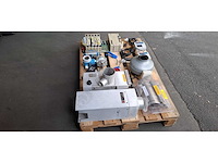 4 pallets met elektrische componenten - afbeelding 9 van  18