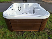 4 persoons jacuzzi en buitenspa - afbeelding 20 van  32