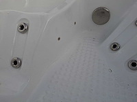 4 persoons jacuzzi en buitenspa - afbeelding 28 van  32