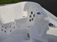 4 persoons jacuzzi en buitenspa - afbeelding 14 van  32