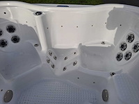 4 persoons jacuzzi en buitenspa - afbeelding 15 van  32