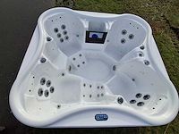 4 persoons jacuzzi en buitenspa - afbeelding 3 van  32