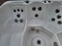 4 persoons jacuzzi en buitenspa - afbeelding 12 van  27