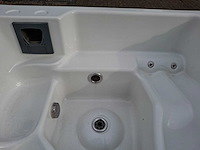 4 persoons jacuzzi en buitenspa - afbeelding 16 van  27