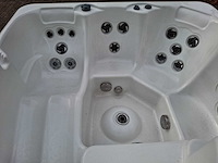 4 persoons jacuzzi en buitenspa - afbeelding 9 van  27