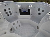 4 persoons jacuzzi en buitenspa - afbeelding 14 van  32