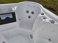 4 persoons jacuzzi en buitenspa - afbeelding 15 van  32