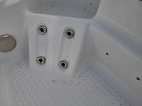 4 persoons jacuzzi en buitenspa - afbeelding 30 van  32