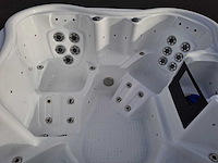 4 persoons jacuzzi en buitenspa - afbeelding 32 van  32