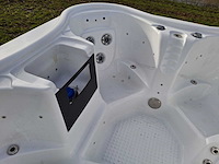 4 persoons jacuzzi en buitenspa - afbeelding 13 van  32