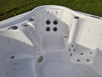 4 persoons jacuzzi en buitenspa - afbeelding 8 van  32