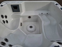 4 persoons jacuzzi en buitenspa - afbeelding 6 van  27