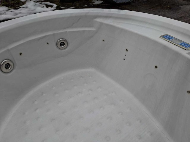 4 persoons jacuzzi en buitenspa - afbeelding 5 van  21