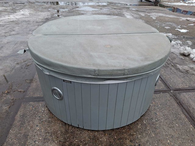 4 persoons jacuzzi en buitenspa - afbeelding 13 van  21