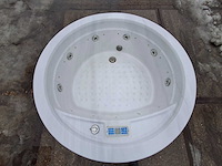 4 persoons jacuzzi en buitenspa - afbeelding 1 van  10