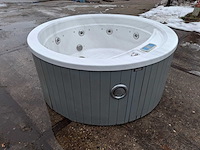 4 persoons jacuzzi en buitenspa - afbeelding 7 van  10